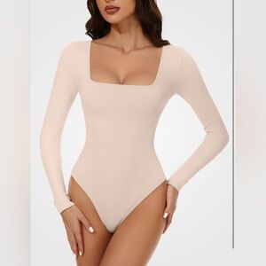 Women’s cream square neck long sleeve thong onesie NWT M